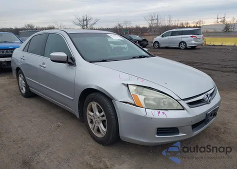 2007 Honda Accord 2.4 Ex z USA, uszkodzony, nr VIN 1HGCM56897A222117